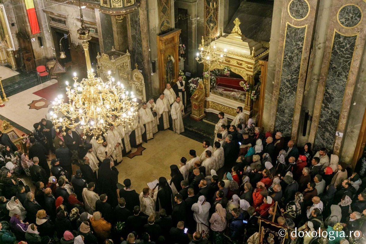 Procesiune cu moaștele Sfintei Parascheva la Iași 128818