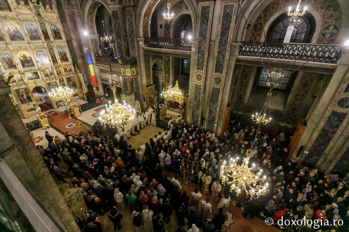 Procesiune cu moaștele Sfintei Parascheva la Iași 128819