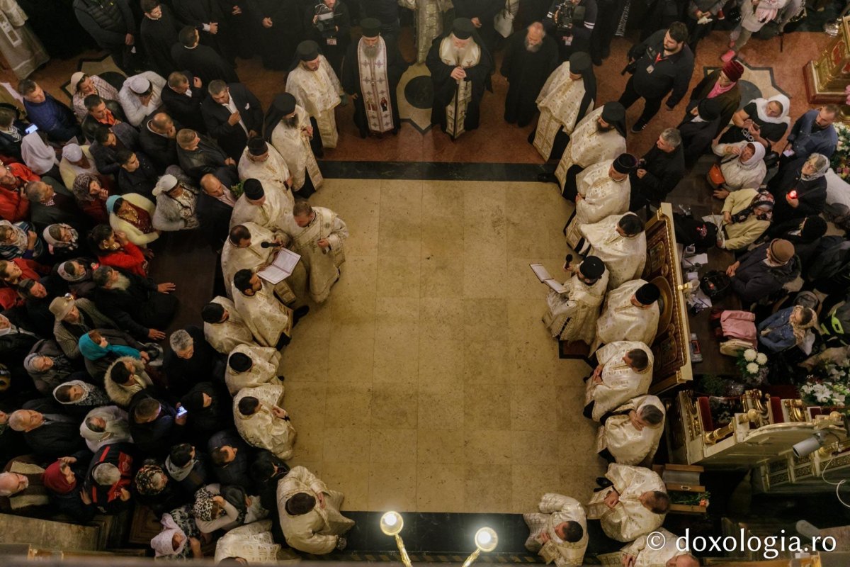 Procesiune cu moaștele Sfintei Parascheva la Iași 128823