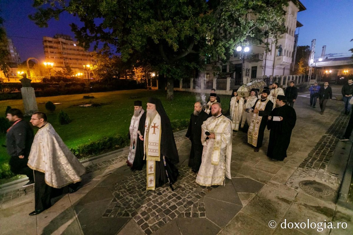 Procesiune cu moaștele Sfintei Parascheva la Iași 128833