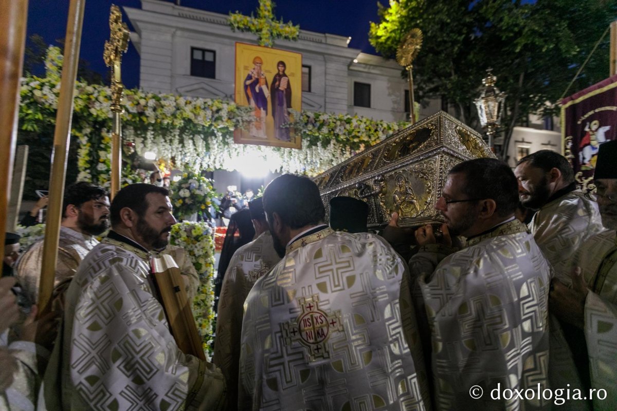 Procesiune cu moaștele Sfintei Parascheva la Iași 128837