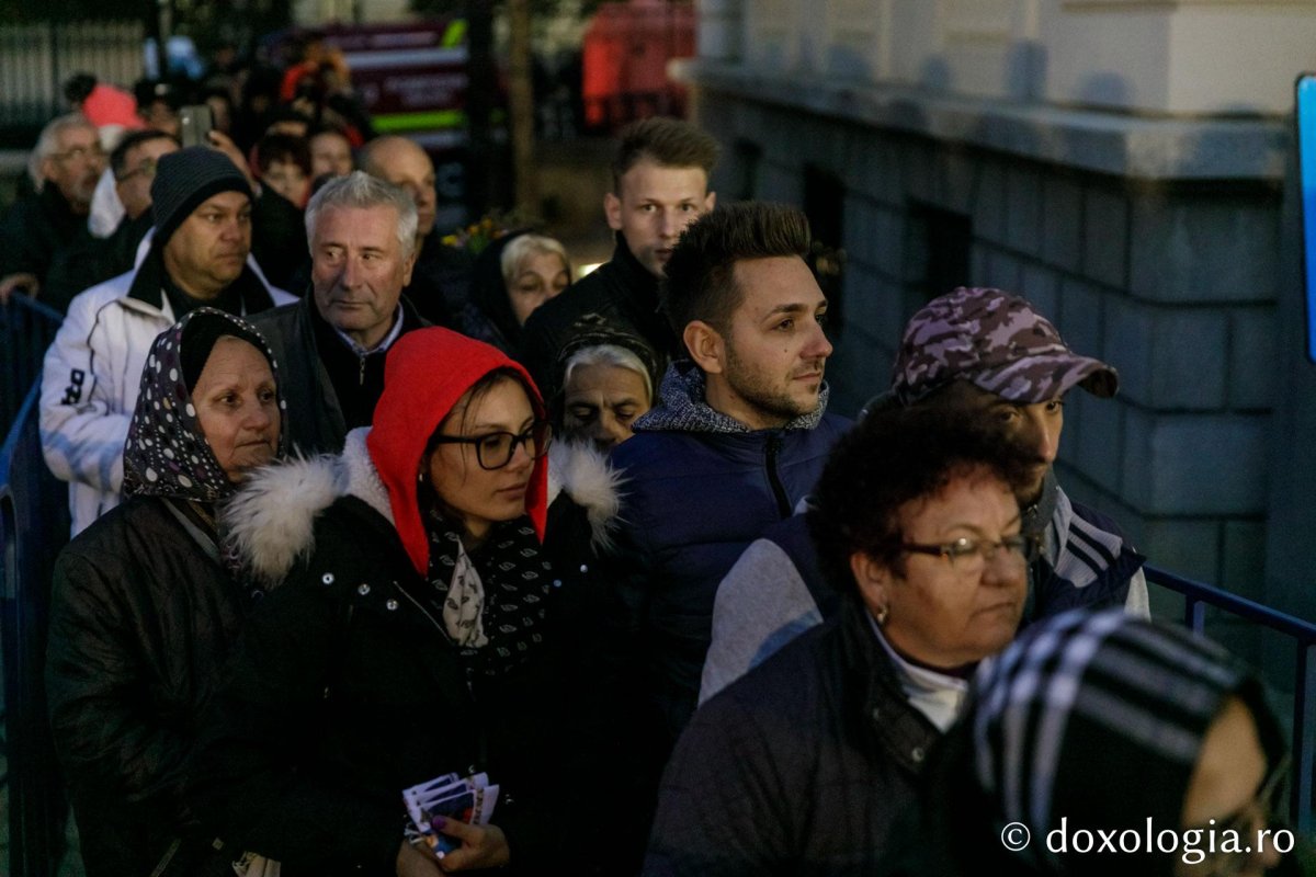 Procesiune cu moaștele Sfintei Parascheva la Iași 128839