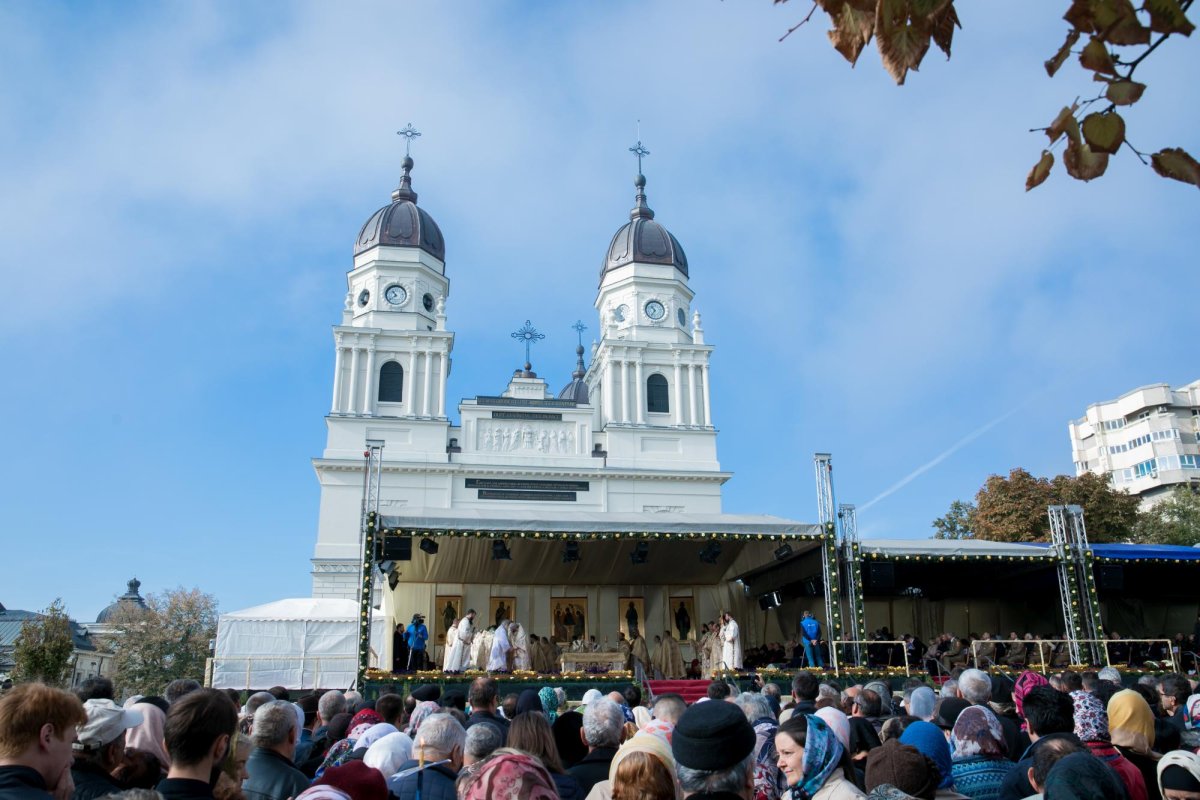 Bucurie și mărturisire în cetatea Iașilor, de ziua Sfintei Parascheva 129130