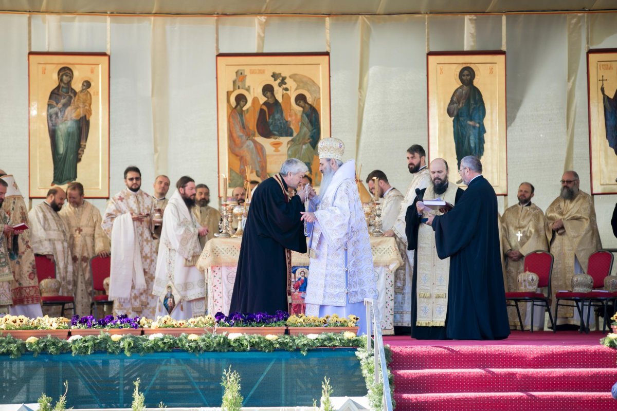 Bucurie și mărturisire în cetatea Iașilor, de ziua Sfintei Parascheva 129133