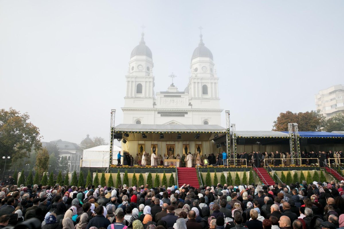 Bucurie și mărturisire în cetatea Iașilor, de ziua Sfintei Parascheva 129139