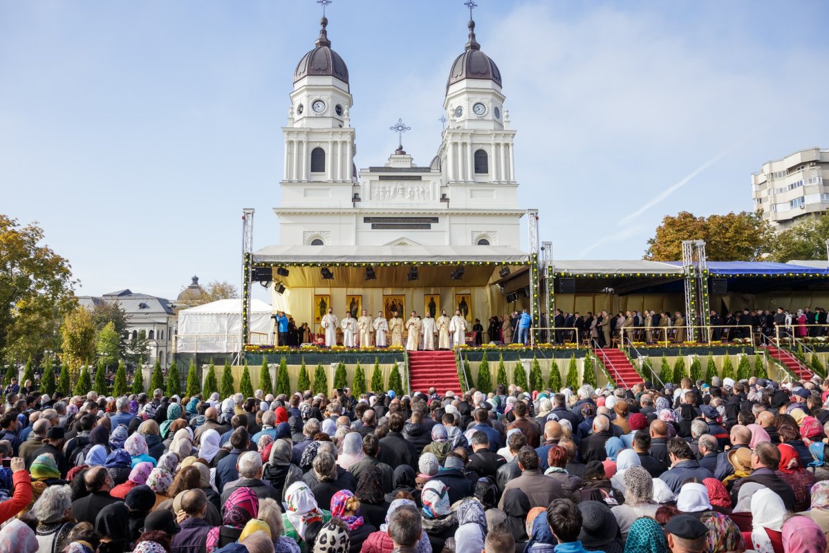 Bucurie și mărturisire în cetatea Iașilor, de ziua Sfintei Parascheva 129261