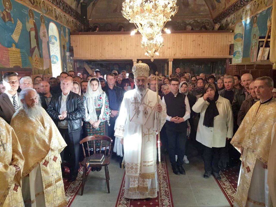 Resfințirea bisericii din filia Valea Barnii, judeţul Alba 129238