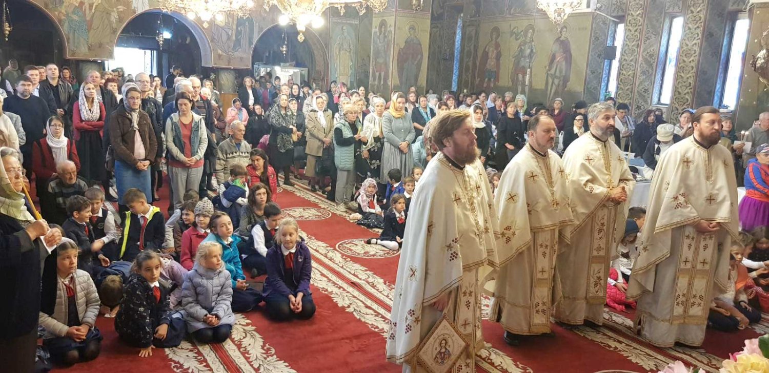 Sărbătoare în biserica Parohiei Parcul Călărași 129292