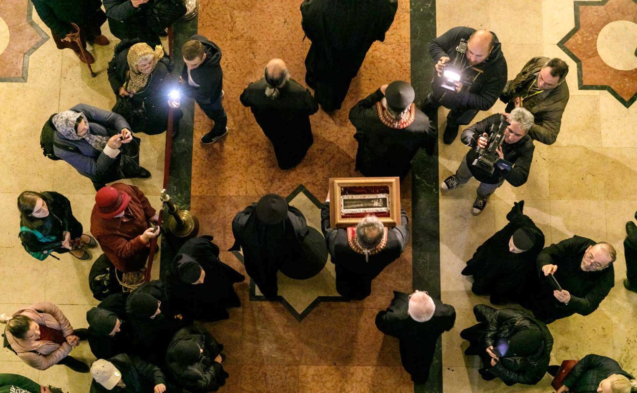 Moaștele Sfintei Parascheva, așezate în Catedrala Mitropolitană din Iași 129418