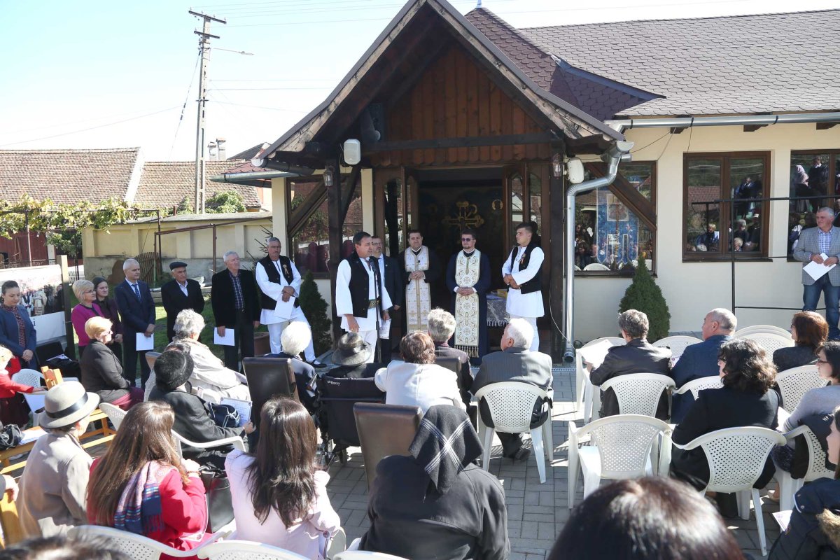 Prețuire pentru dascălii și primarii din Gura Râului, județul Sibiu 129381