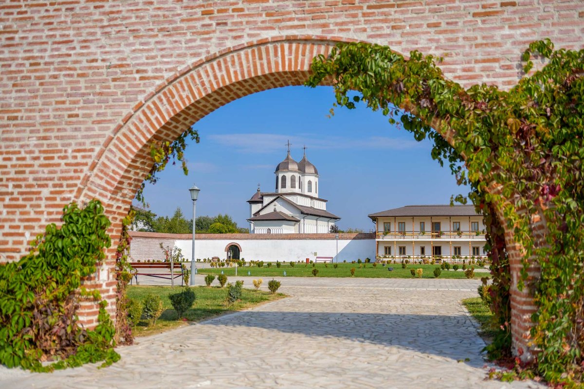 Un palat strălucitor după un sfert de mileniu în ruină 129348