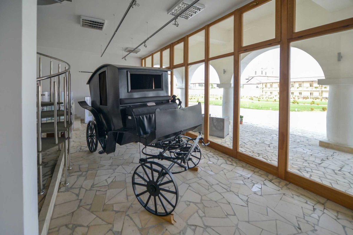 Un palat strălucitor după un sfert de mileniu în ruină 129357