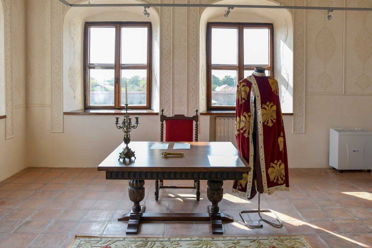 Un palat strălucitor după un sfert de mileniu în ruină 129365