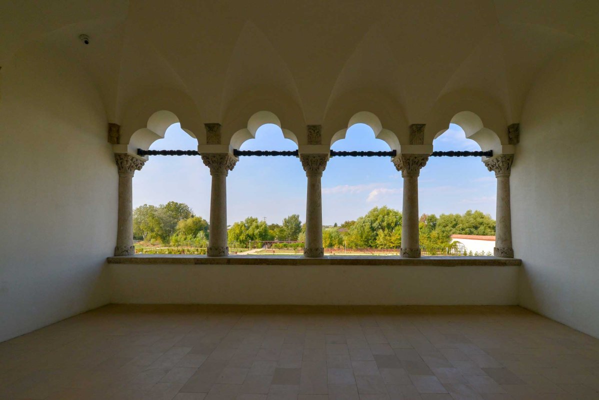 Un palat strălucitor după un sfert de mileniu în ruină 129366