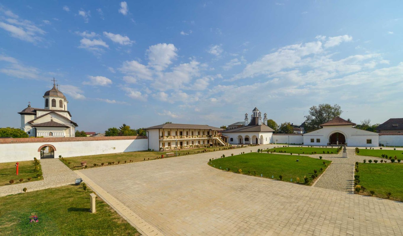 Un palat strălucitor după un sfert de mileniu în ruină 129370