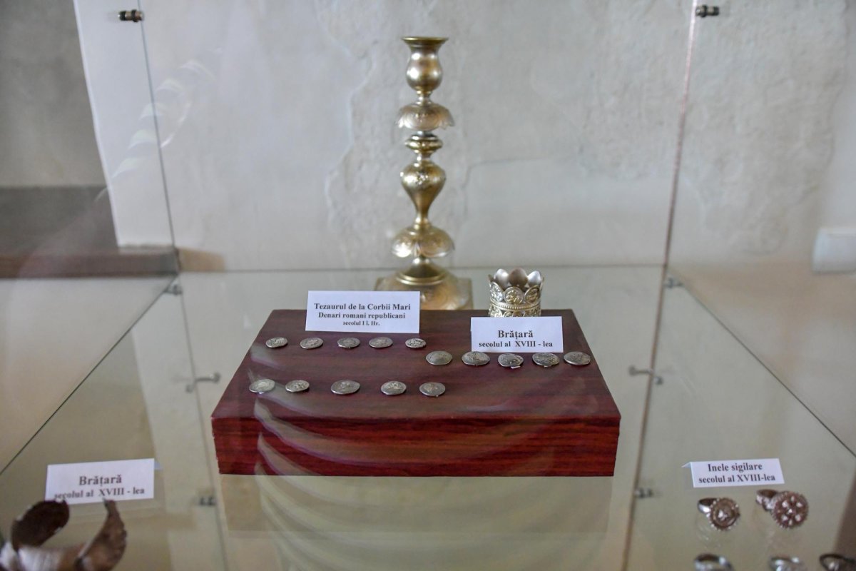 Un palat strălucitor după un sfert de mileniu în ruină 129432