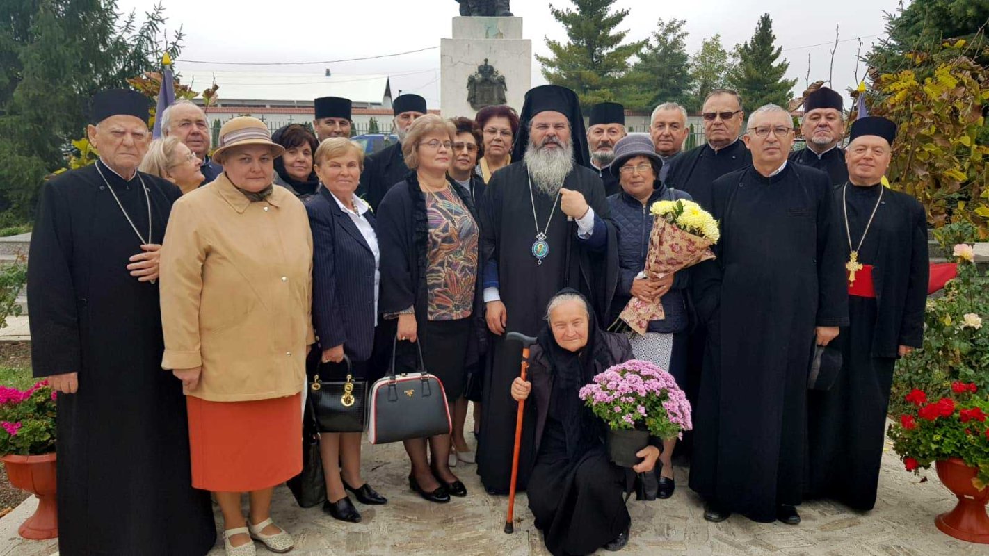 Apreciere pentru preoții pensionari din Episcopia Hușilor 129471