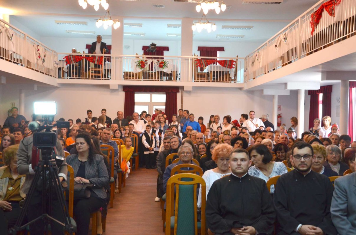Sărbătoare dedicată satului românesc la Vadu Crișului 129459