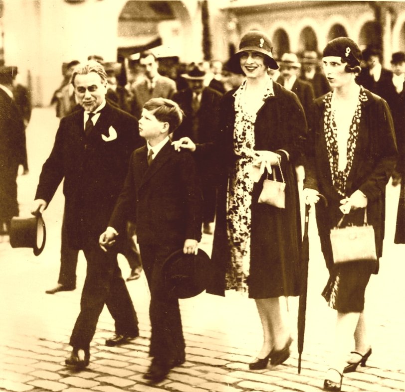 Elena, Regina-mamă a României, pe Dealul Mitropoliei 129566