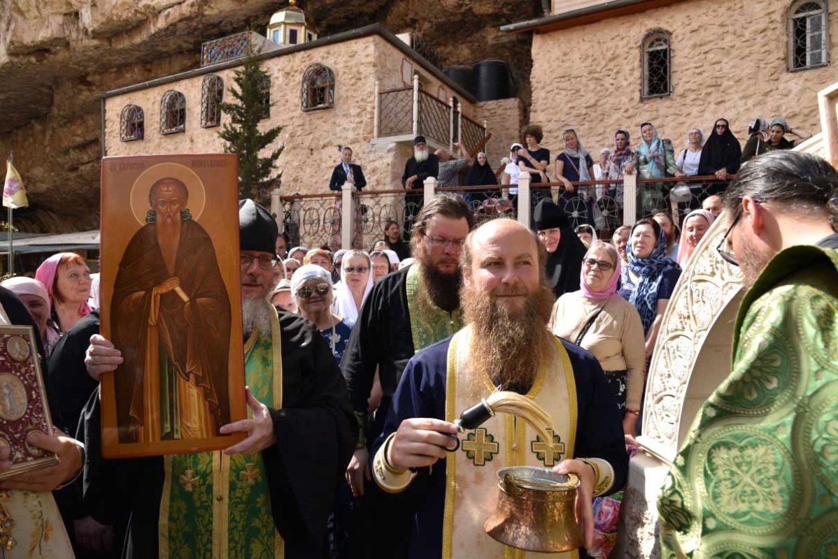 Prăznuirea Sfântului Hariton Mărturisitorul în satul palestinian Fara 129546