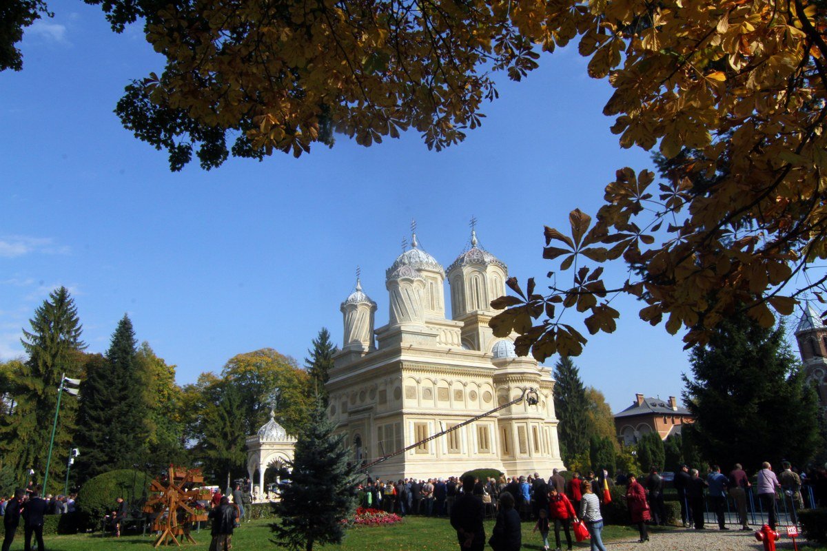 Mama Regelui Mihai I, reînhumată  la Curtea de Argeș 129656