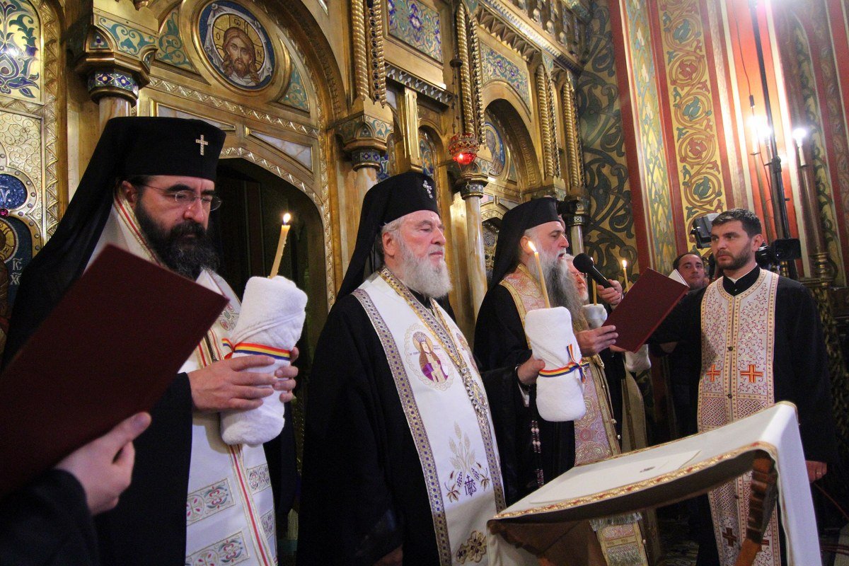 Mama Regelui Mihai I, reînhumată  la Curtea de Argeș 129666