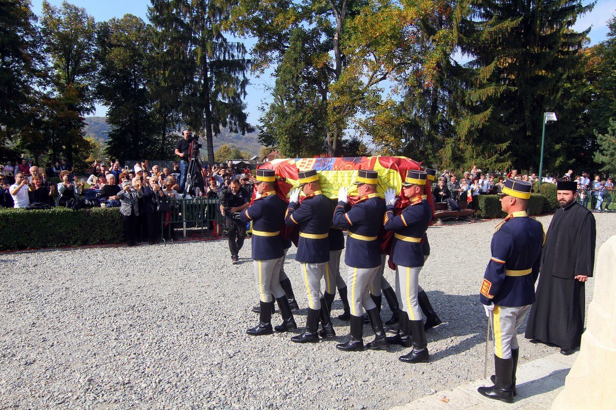 Mama Regelui Mihai I, reînhumată  la Curtea de Argeș 129674