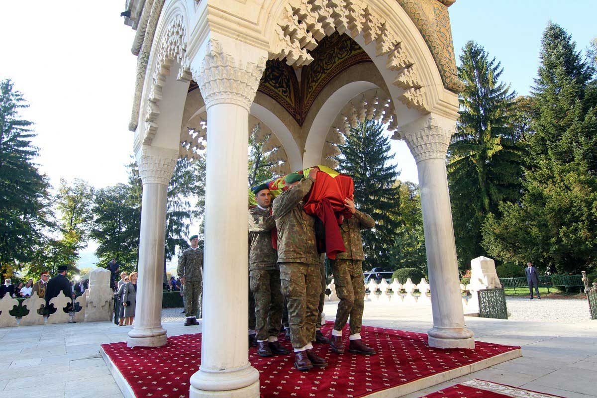 Regina-mamă Elena a României - o lumină a credinţei întărită prin suferinţă 129651