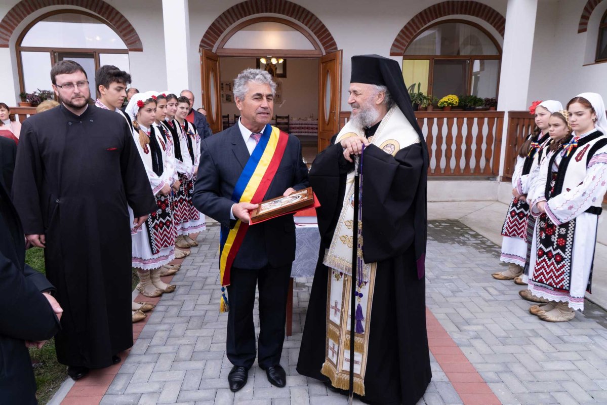 Sfințirea aşezământului parohial din localitatea gălățeană Brătulești 129534