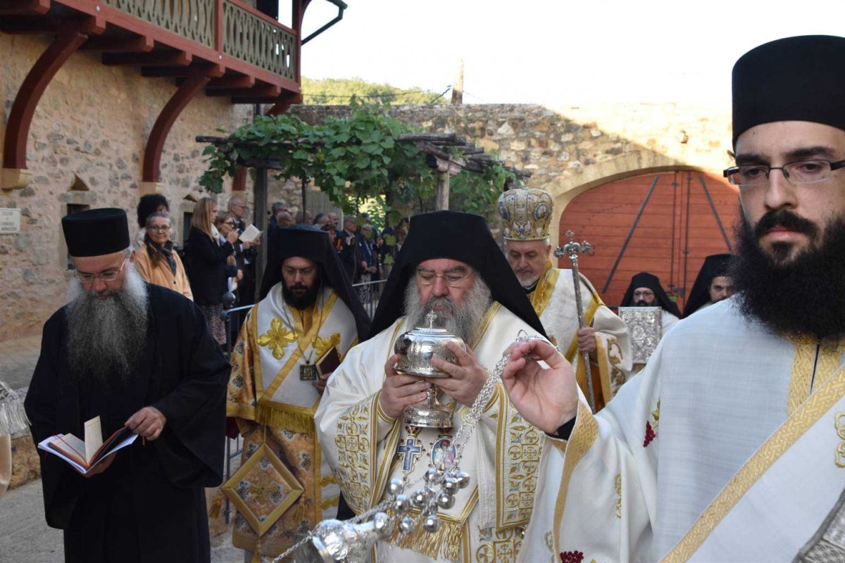 Sfințirea bisericii mănăstirii grecești Solan din Franța 129542