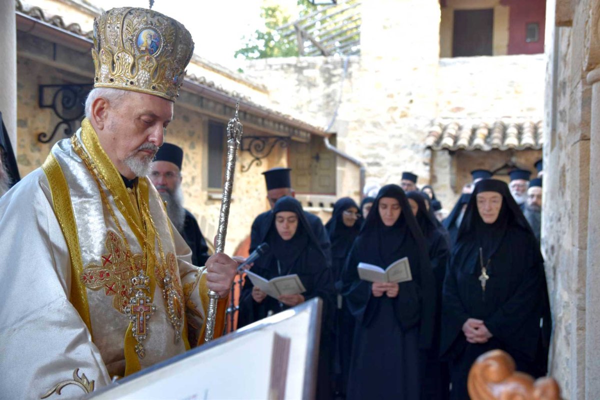 Sfințirea bisericii mănăstirii grecești Solan din Franța 129543