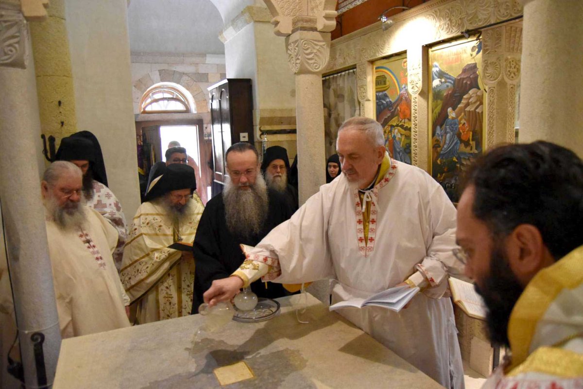 Sfințirea bisericii mănăstirii grecești Solan din Franța 129544