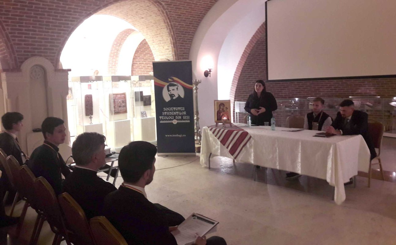 Simpozion național studențesc despre satul românesc la Iași 129567