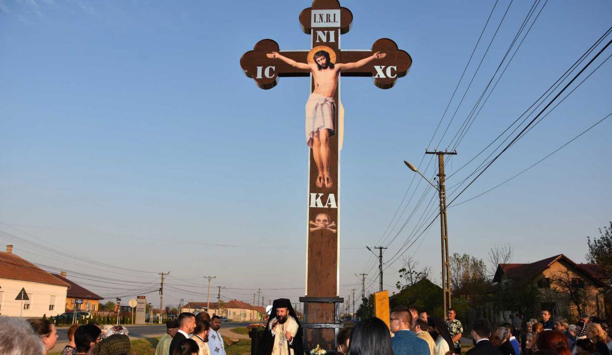 Troiță ridicată în Parohia Măureni, județul Caraș-Severin 129804