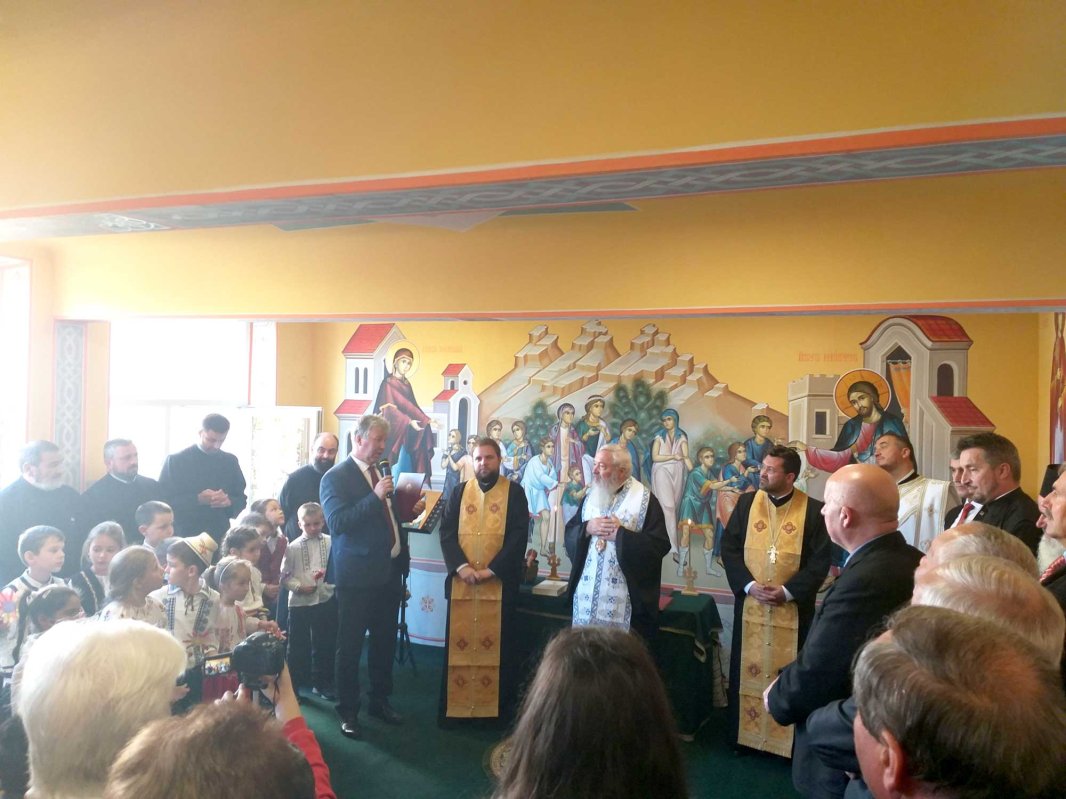 Sfințirea unei capele şcolare în Huedin, județul Cluj 129770