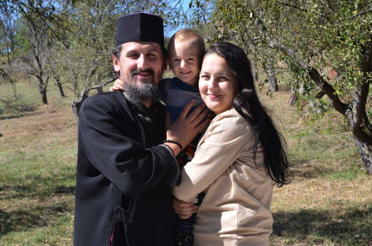 Crucea preotului de la sat 129918