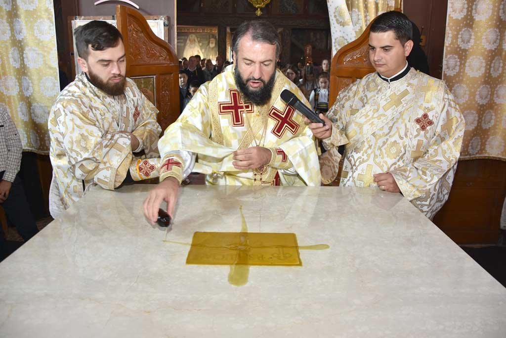 Resfințirea bisericii din Padina Matei, judeţul Caraş-Severin 129938