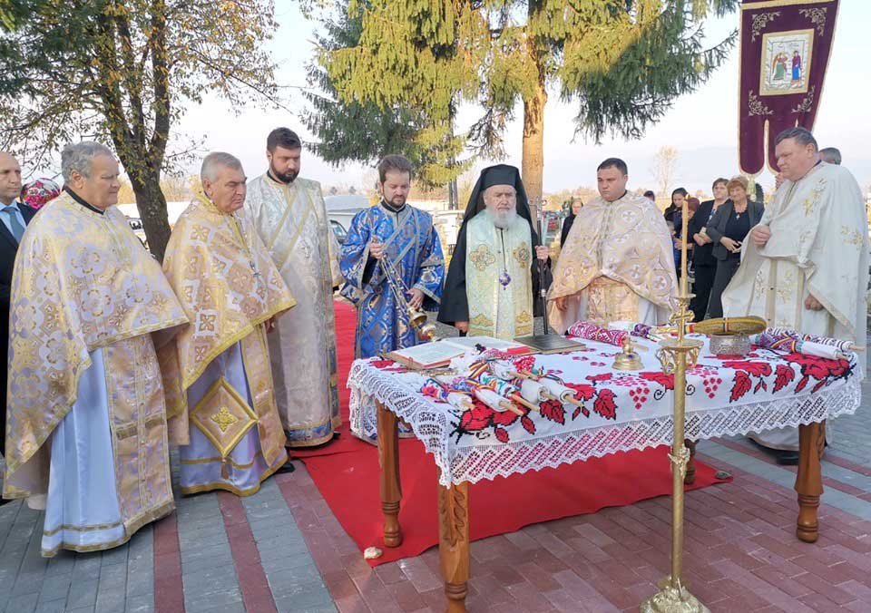 Slujiri arhierești în localități din județul Arad 129960