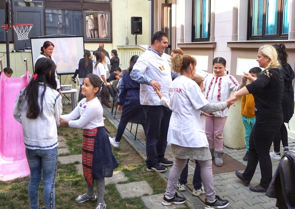 Ziua Porților Deschise la Centrul social „Sfântul Nicolae” din București 129934