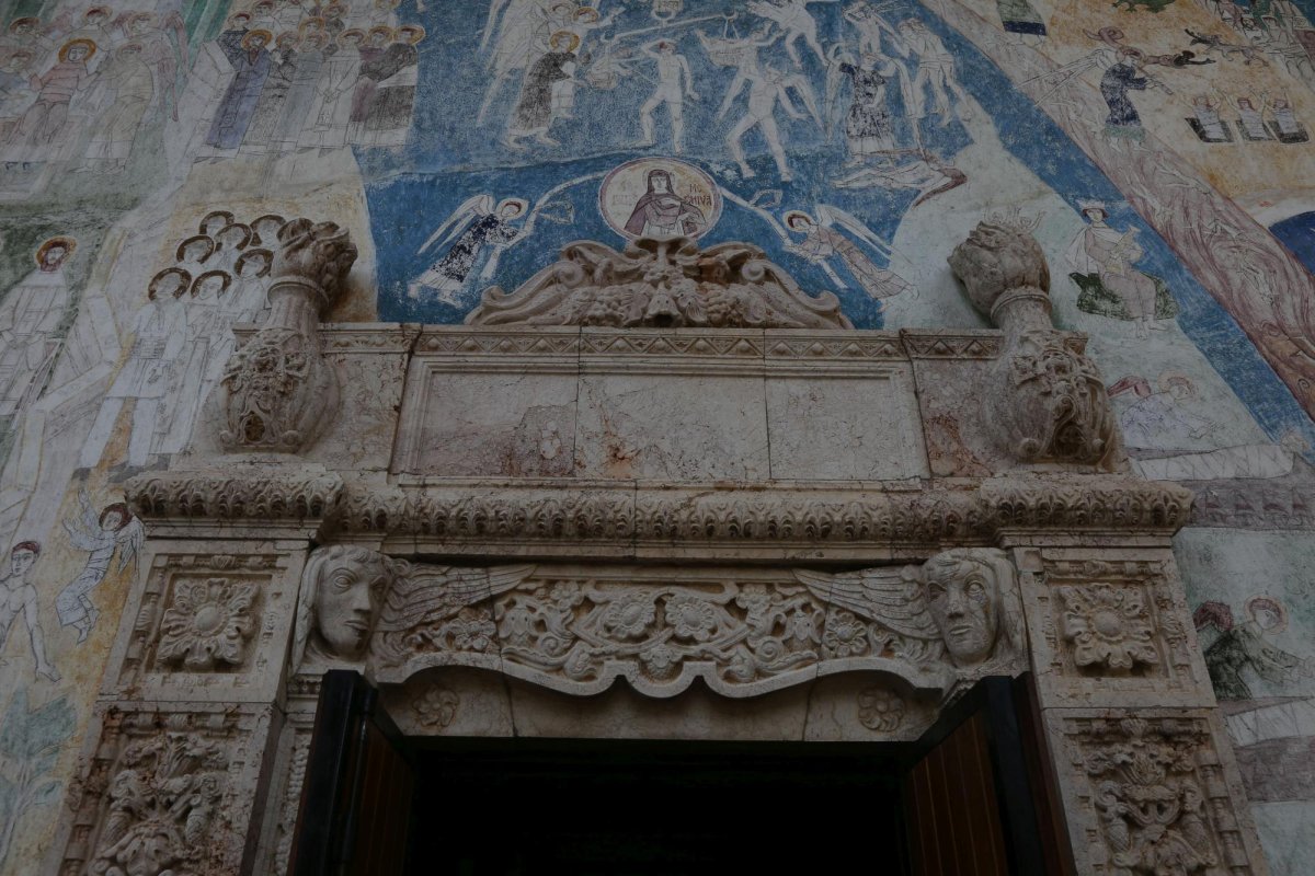 Bogata Olteană, satul cu o catedrală a simțământului românesc 129992