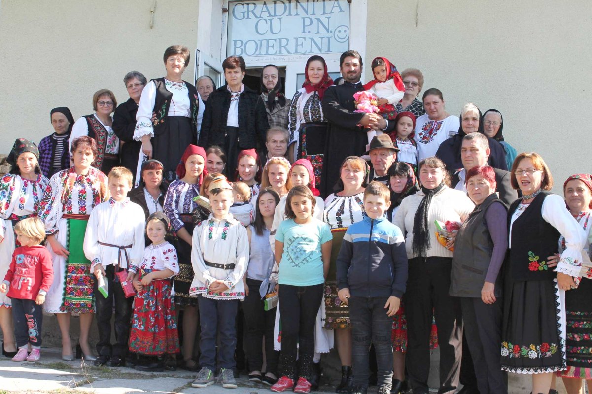 Cinstire preoţilor şi învăţătorilor din Boiereni 130027