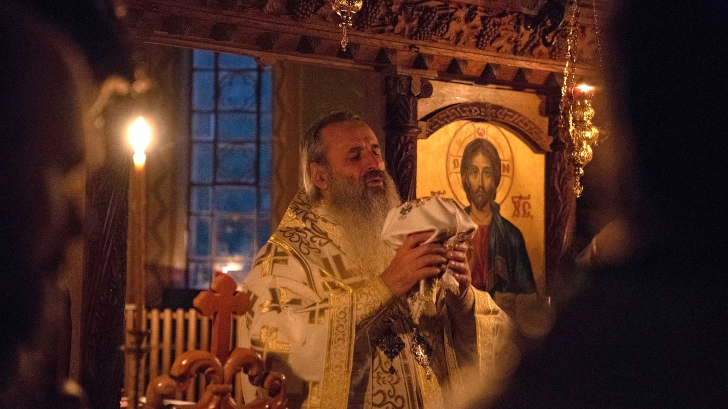 Liturghie arhierească la biserica de la Colegiul Pedagogic din Iaşi 130008