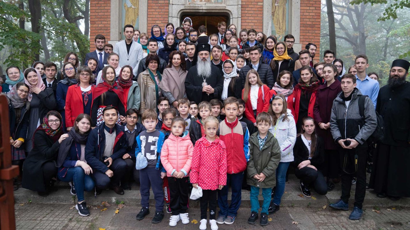 Liturghie arhierească la biserica de la Colegiul Pedagogic din Iaşi 130009