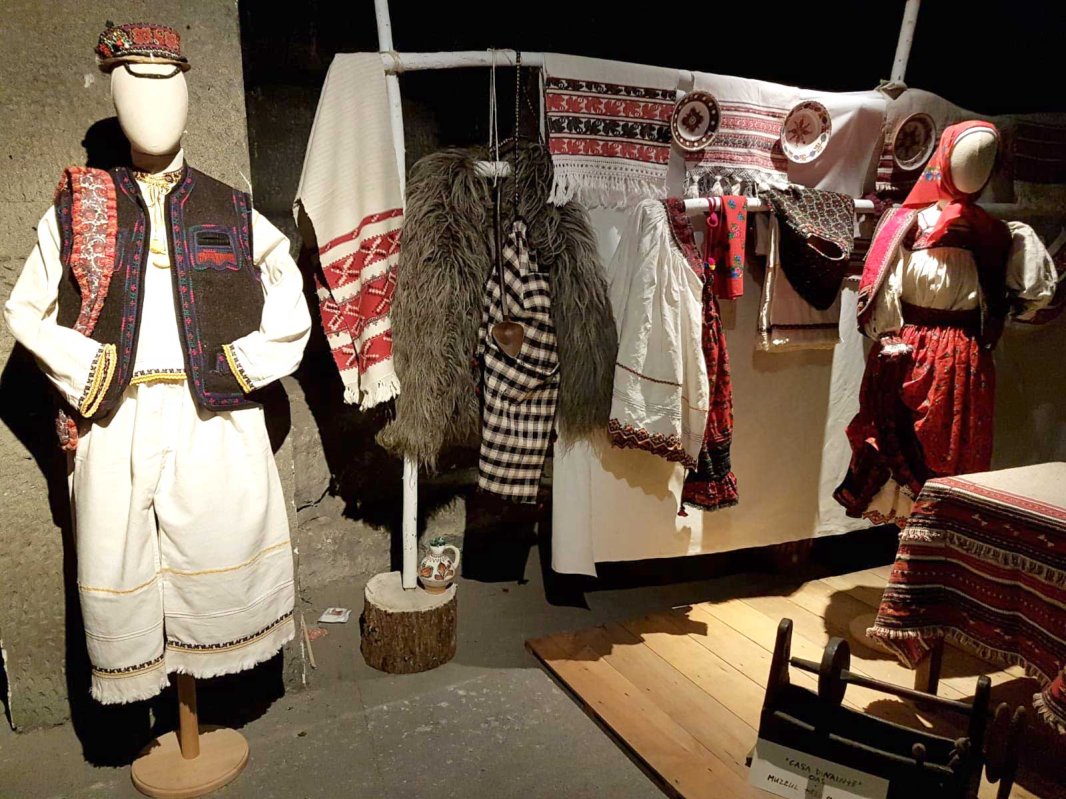 Festivalul românesc „Din dragoste pentru frumos“ de la Paris 130118