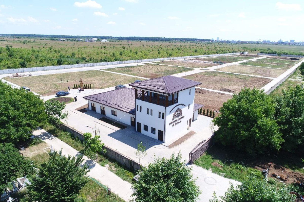 Locuri de veci într-un cimitir civilizat şi adecvat  130136