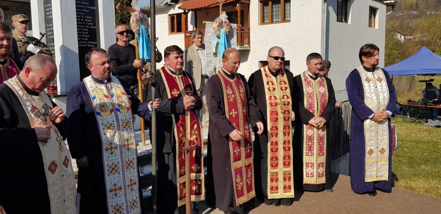 Slujbă de pomenire pentru eroi la Moisei 130067