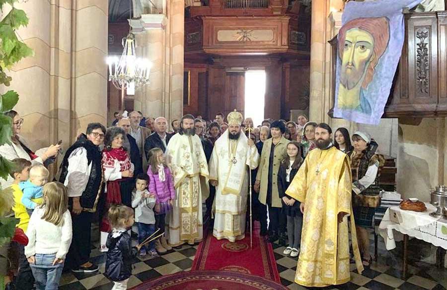 Slujire arhierească în parohia românească din Chieri, Italia 130123