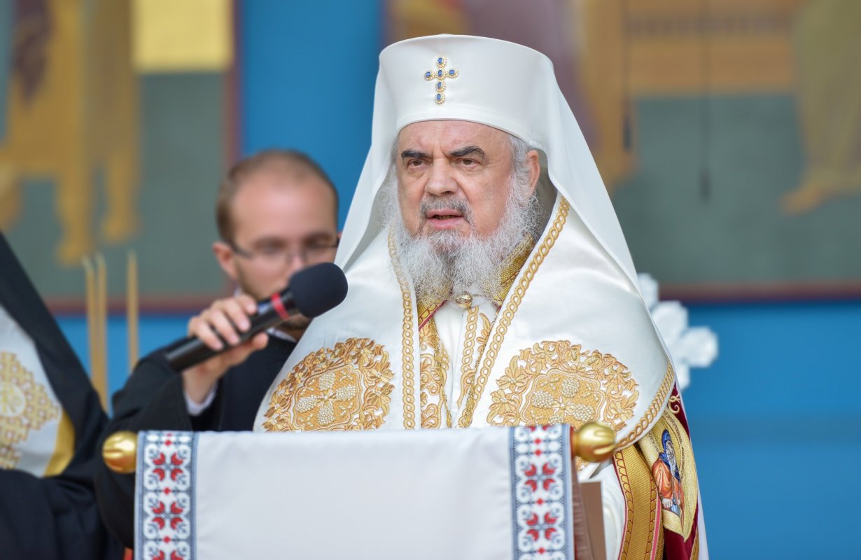 Bucuria comuniunii sfinţilor se dăruiește pelerinilor rugători 130301