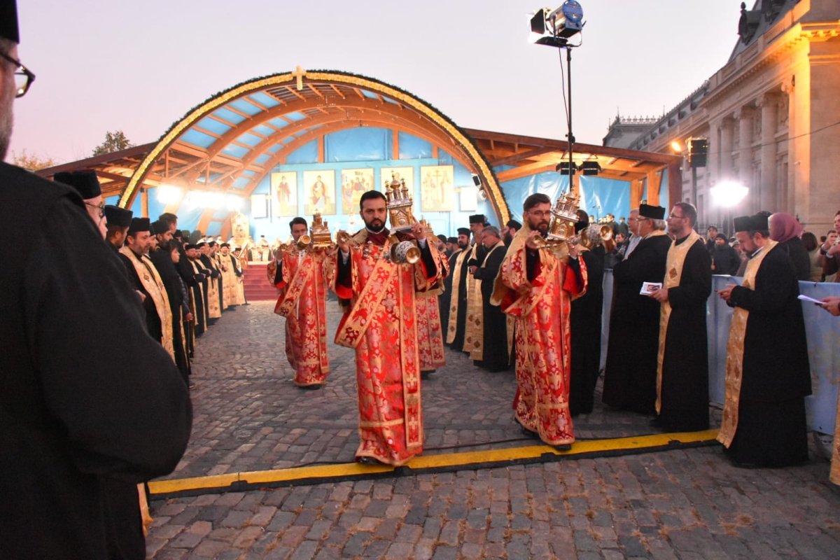 Privegherea în cinstea Mucenicului Dimitrie pe Colina Patriarhiei 130344