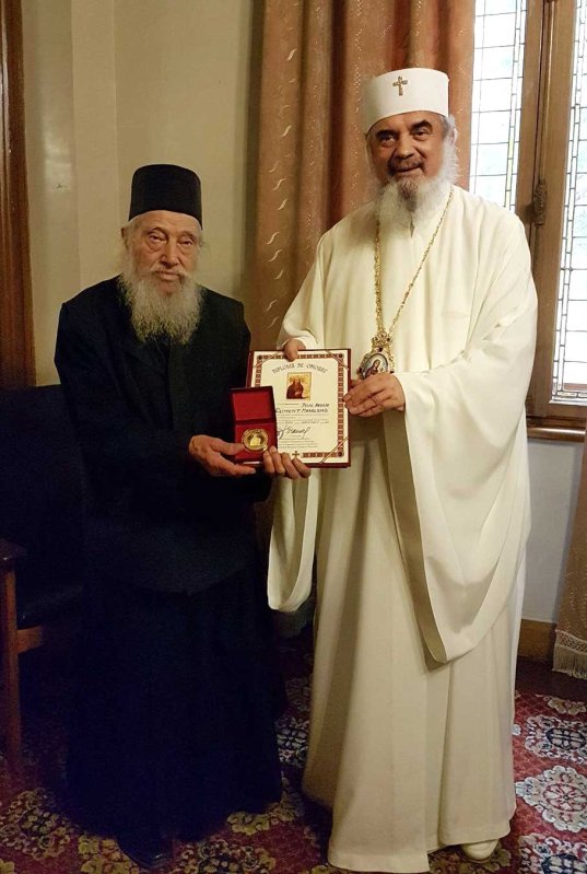 Șase decenii de strajă la racla Sfintei Filofteia 130155